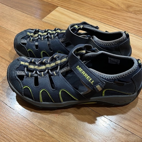 Merrrll h20 boys hiking sandals size 4. - Picture 2 of 6
